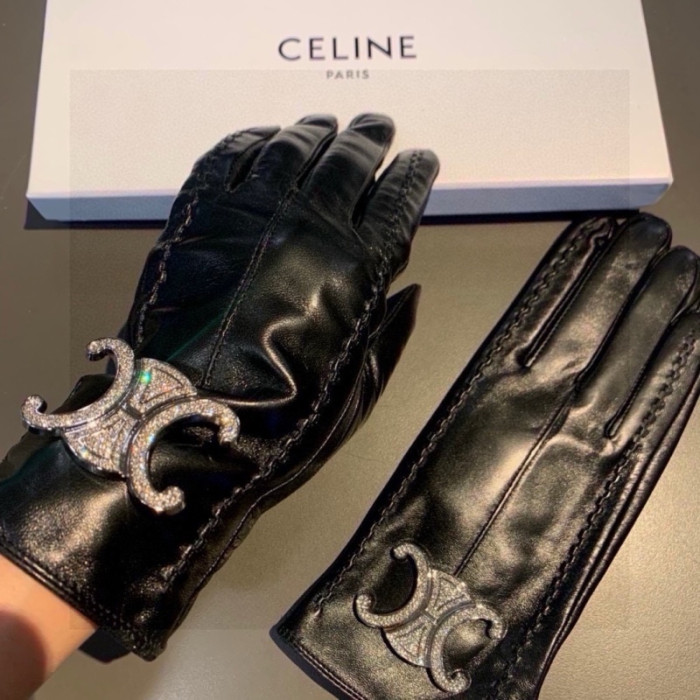 Ce1i*e gloves
