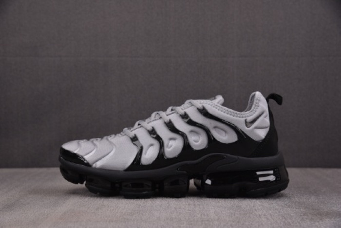 NIKE AIR VAPORMAX Plus CK0900-001