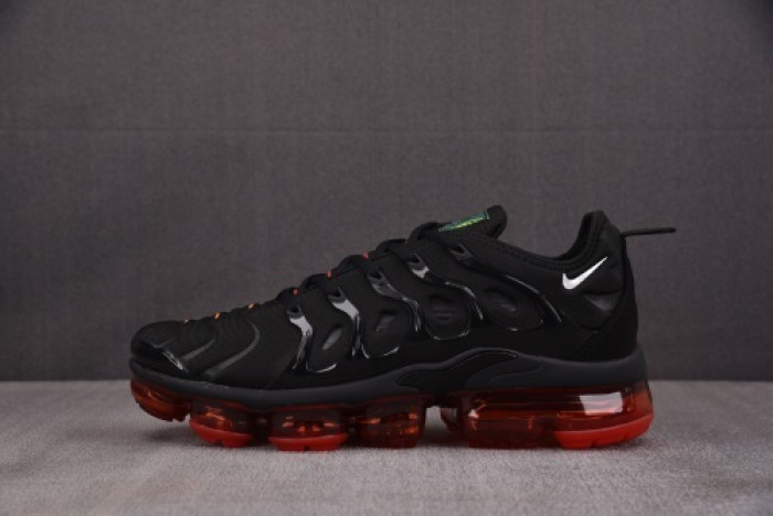 NIKE AIR VAPORMAX Plus CV1645-001