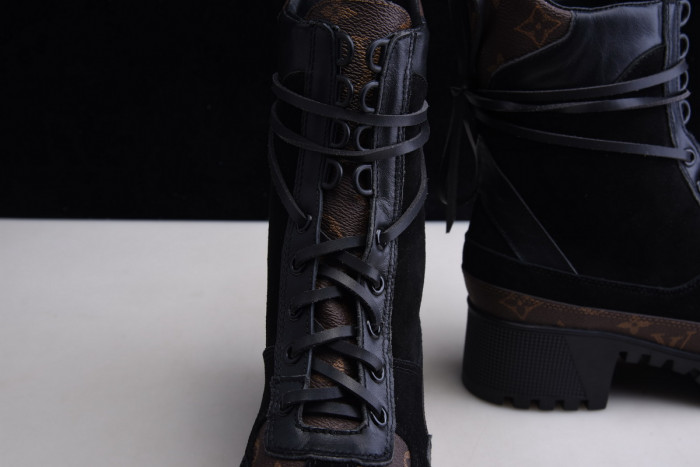 lu vi laurente platform desert boot