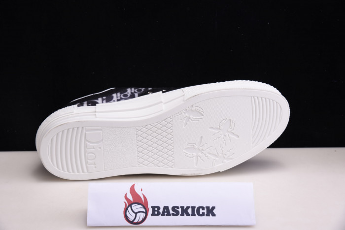 dr b23 homme kaws low-top sneaker