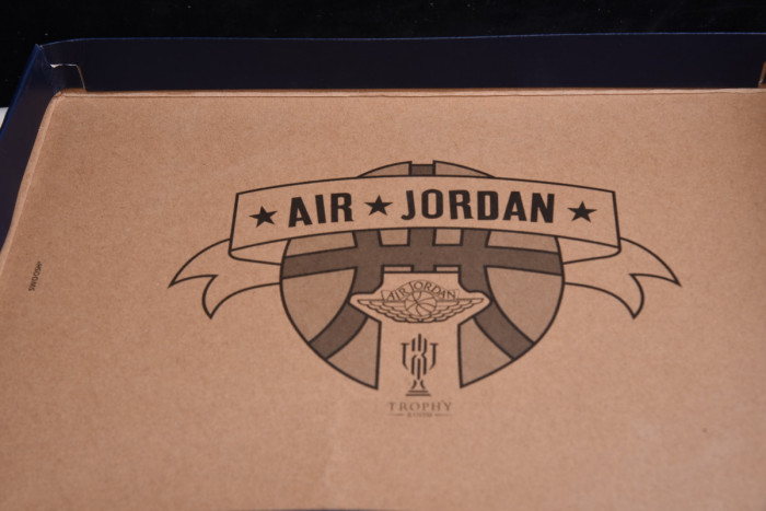 trophy room x air jordan 1 high og sp da2728-100