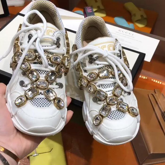 gui sneaker 21121401