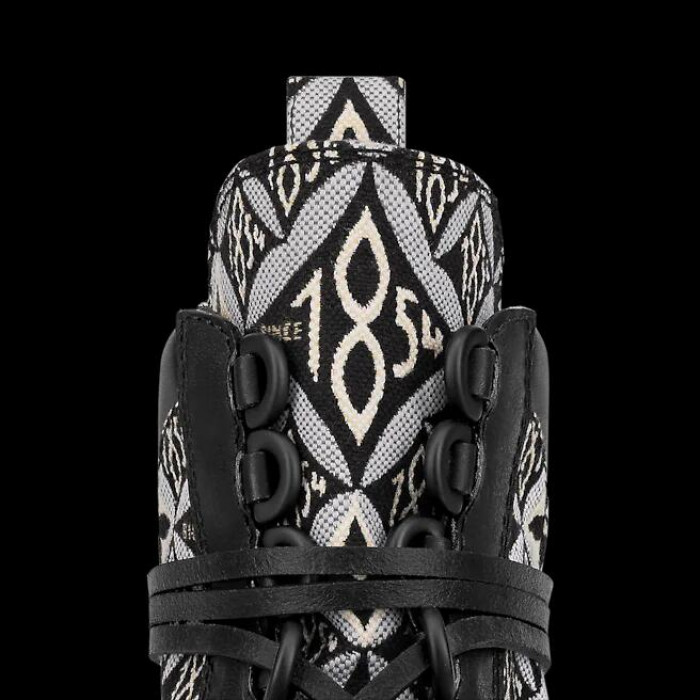 lu vi laurente platform desert boot