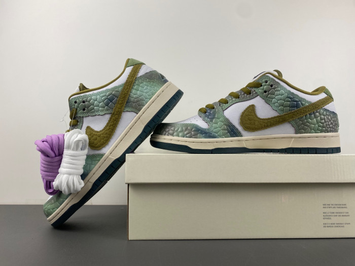 NIKE SB DUNK LOW ALEXIS SABLONE CHAMELEON HJ3386-300