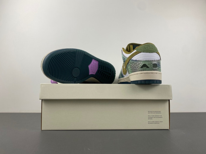 NIKE SB DUNK LOW ALEXIS SABLONE CHAMELEON HJ3386-300
