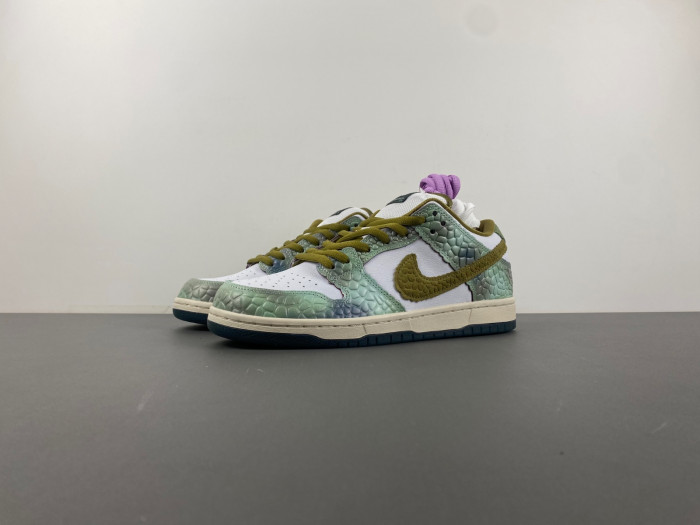 NIKE SB DUNK LOW ALEXIS SABLONE CHAMELEON HJ3386-300