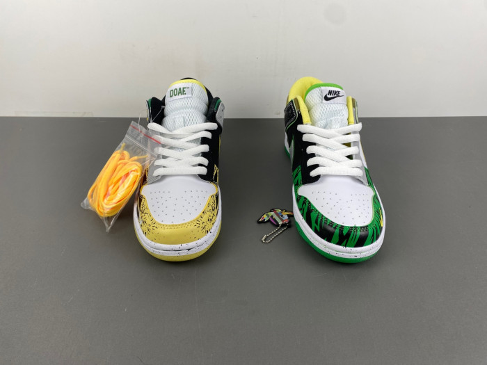 NIKE SB DUNK LOW "WHAT THE DUCKS AWAY" HV1454-100