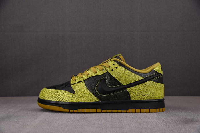 NIKE SB DUNK LOW HALLOWEEN SKULL HV6103-300