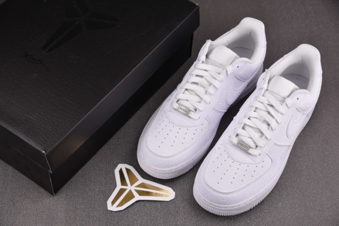 NIKE AIR FORCE 1 LOW KOBE IB0018-100