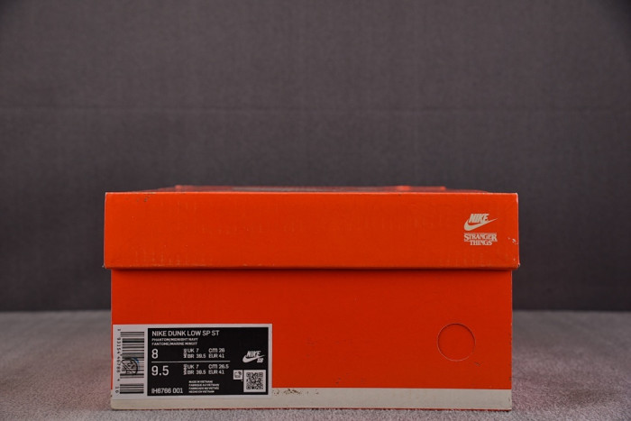 NIKE SB DUNK Low Stranger Things Phantom IH6766-001