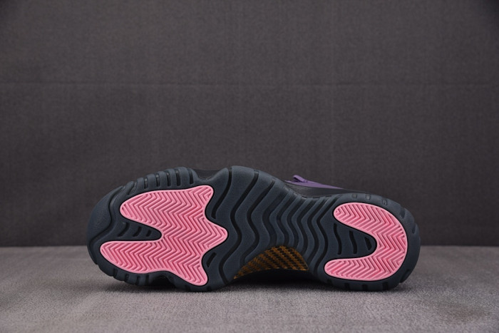 Air Jordan 11 “Las Vegas” IO8961-553