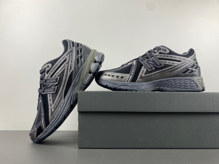 NEW BALANCE 1906R PHANTOM DARK GREY METALLIC SILVER M1906RES
