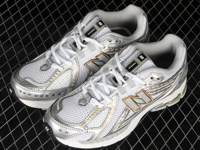 new balance 1906r white rain cloud silver metallic m1906ri