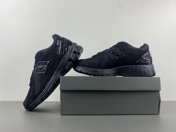 NEW BALANCE 1906R CORDURA BLACK MAGNET M1906RWF