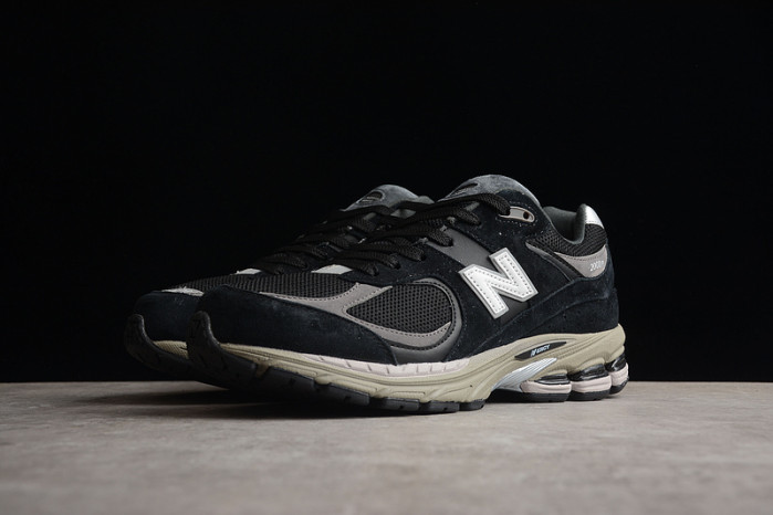 new balance 2002r protection m2002rr1