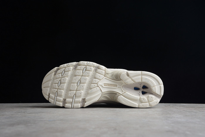 new balance 2002r protection mr530aa1