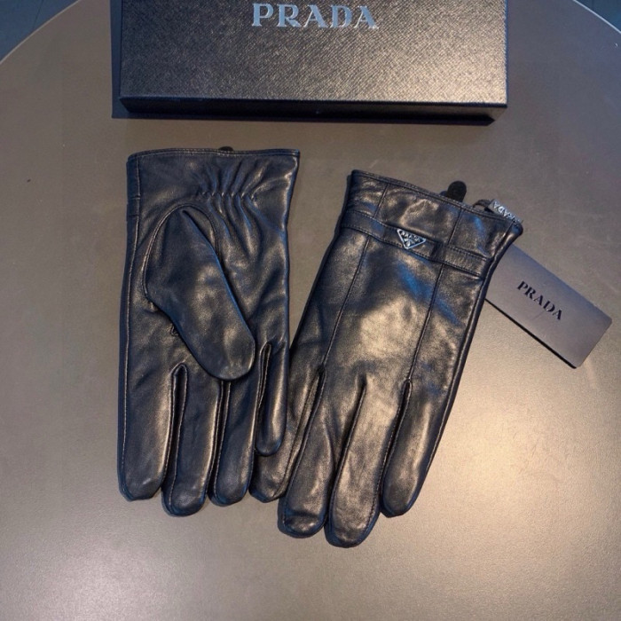 Pra*a gloves