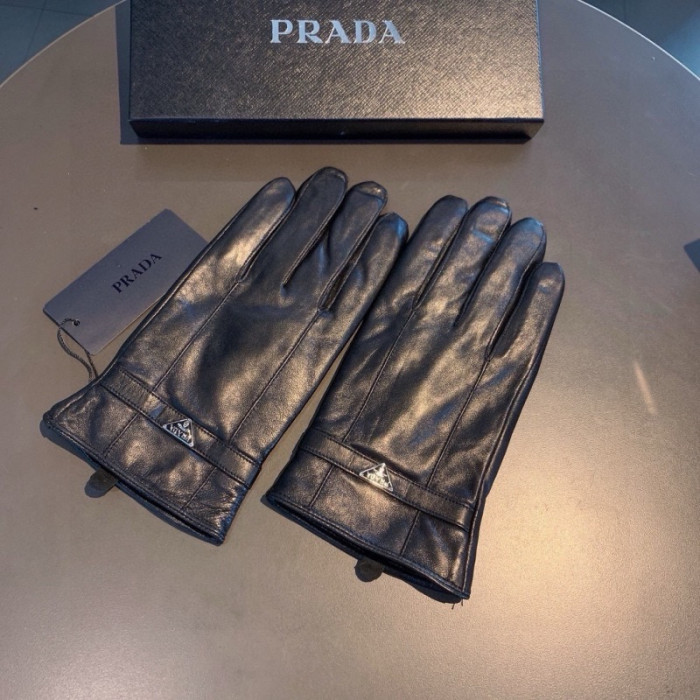 Pra*a gloves