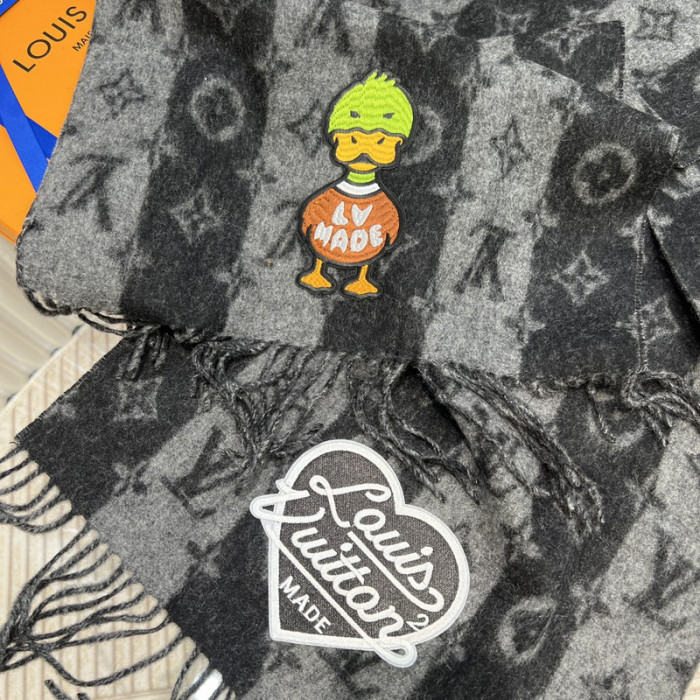 lu vi scarf