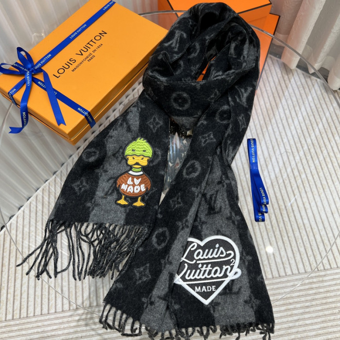 lu vi scarf