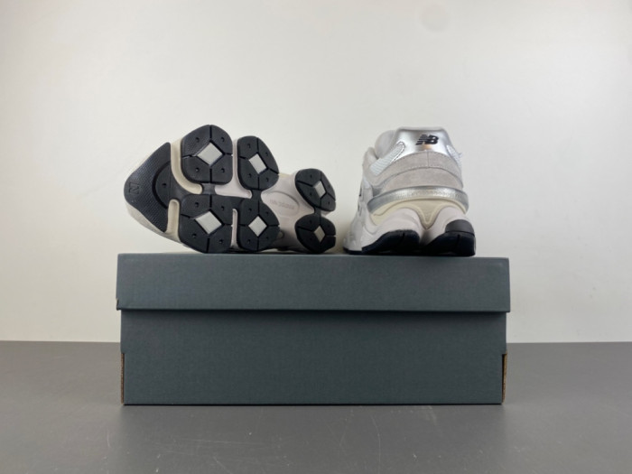 New Balance 9060 U9060JRB