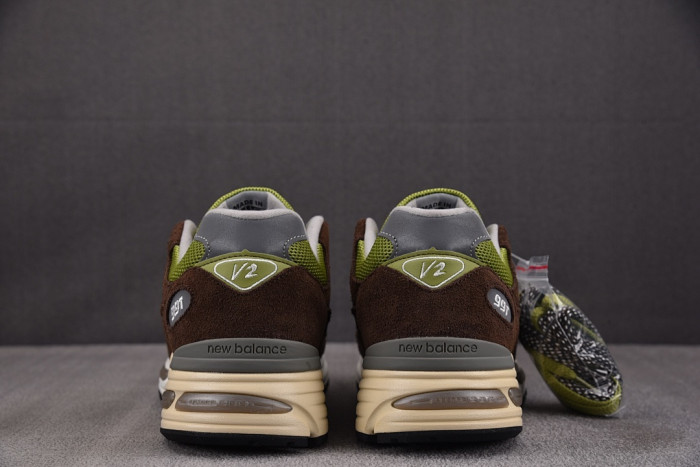 New Balance 991v2 MiUK Daniëlle Cathari x Kith Reverse Matcha U991CK2