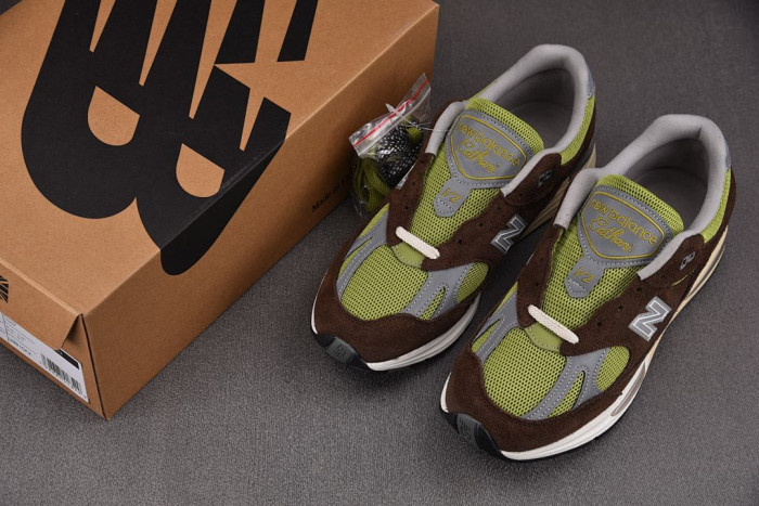 New Balance 991v2 MiUK Daniëlle Cathari x Kith Reverse Matcha U991CK2